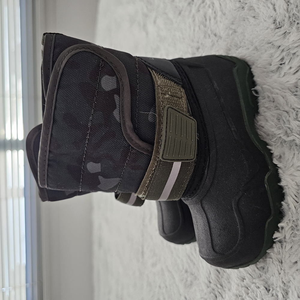London Fog Kids Boots - Black and Green